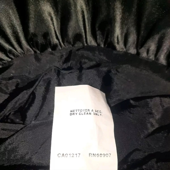 New - Le CHATEAU Black Ruffle Skirt Size Zero (0) Made In Canada Zipper Closure - Picture 6 of 6